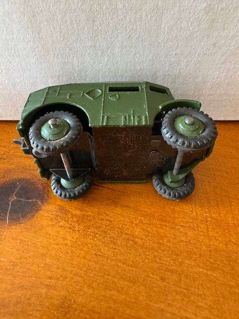 Dinky Toys 688 - Meccano - Field Artillery Tractor