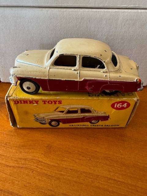 Dinky Toys 164 - Meccano - Vauxhall Cresta Saloon