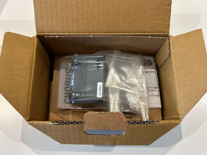 KNX EASY 6-CHANNEL SWITCH WITH INTERCHANGEABLE SYMBOLS BLACK GW12753A