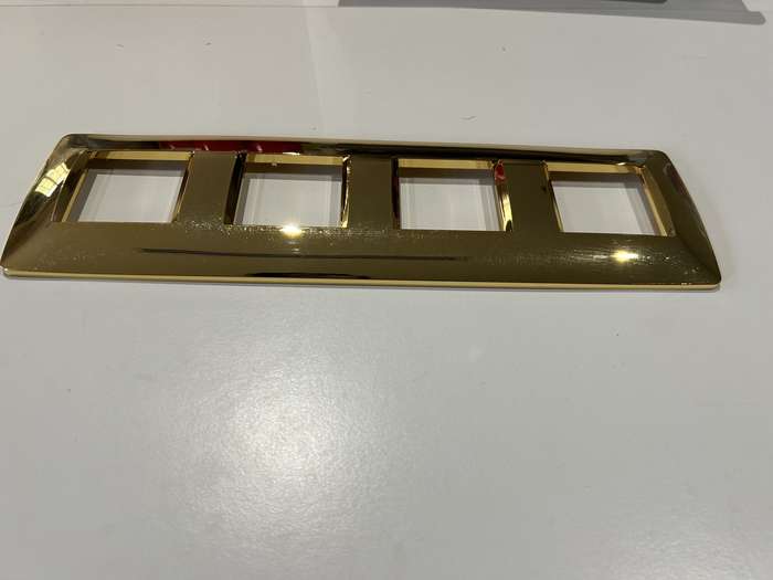 INTERNATIONAL 3x3 ONE COVER PLATE 2+2+2+2 GANG VERT GOLD GW16129MO GEWISS