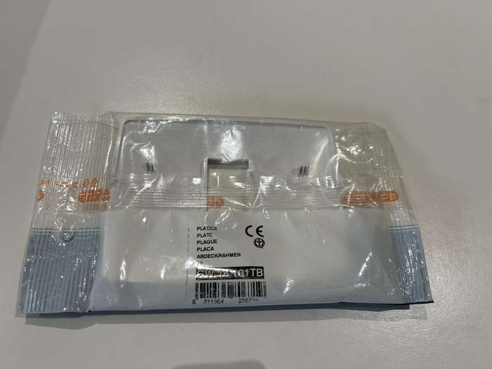 CHORUS ONE 1-GANG COVER PLATE WHITE GW16101TB GEWISS