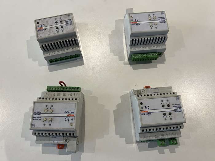 KNX EASY ROLLER SHUTTER ACTUATOR 2 CHANNEL 6A GW90851