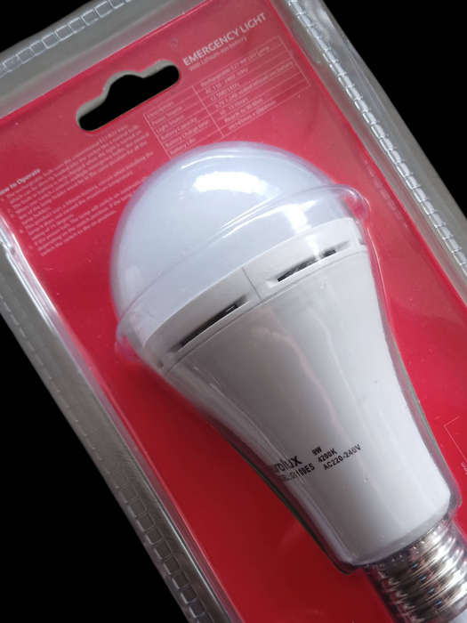 Emergency LED Light Bulb  9 W E27 Cool White (Factory Sealed)