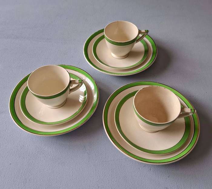 3 Art Deco coffee cups and saucers in Apple Mint Green and White