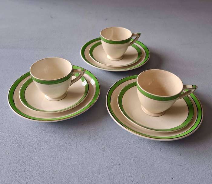 3 Art Deco coffee cups and saucers in Apple Mint Green and White