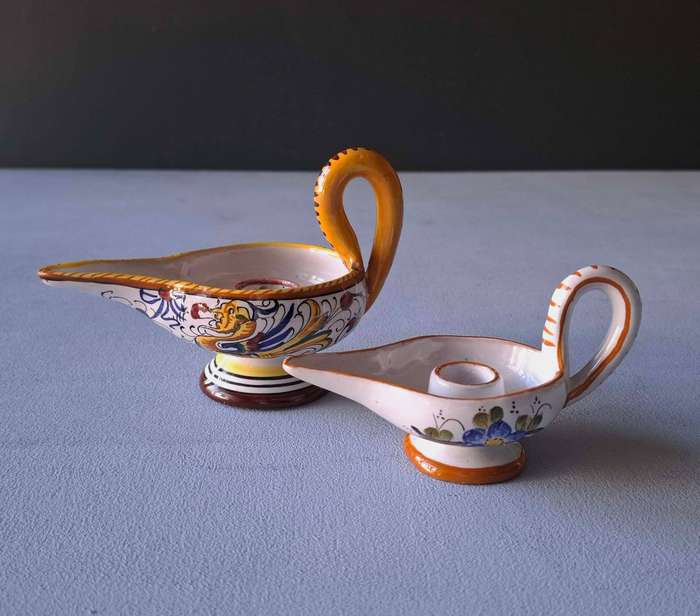Two Deruta Majolica Hand Decorated Ceramic Aladdin Candlestick Holders