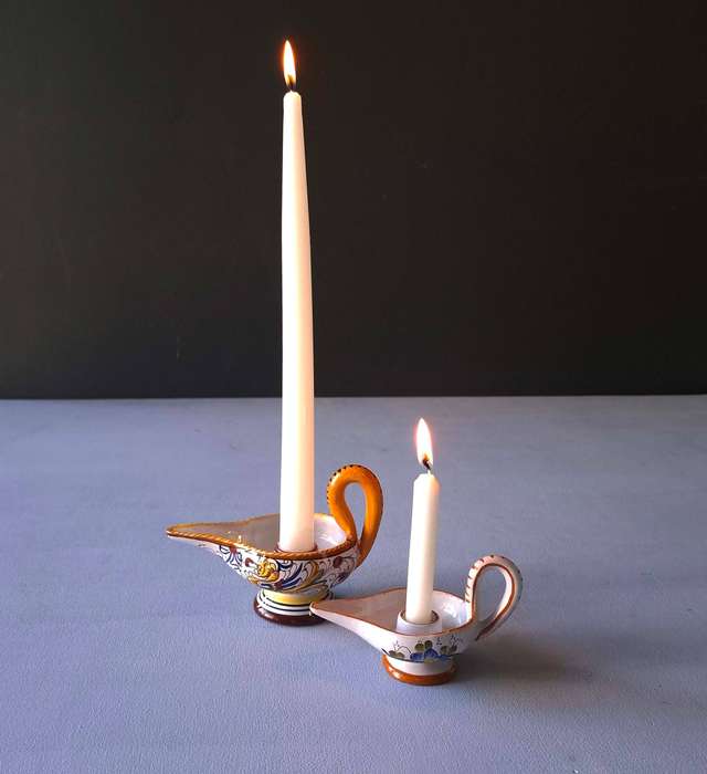 Two Deruta Majolica Hand Decorated Ceramic Aladdin Candlestick Holders
