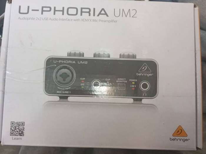 Behringer U-Phoria UM2 Audio Interface