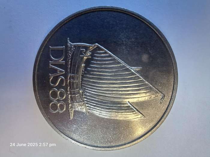 1988 DIAS MEDALLION - "THE LARGE SILVER ONE"