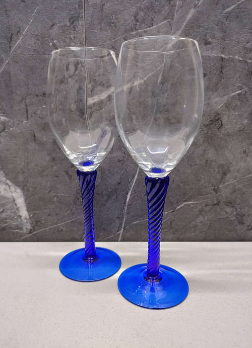 (Vintage) Elegant Cobalt Blue twisted Stem and bowl Wine Glasses