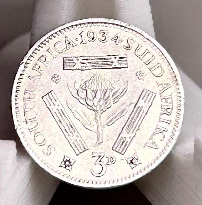  1934 UNION THREE PENCE SCARES COIN