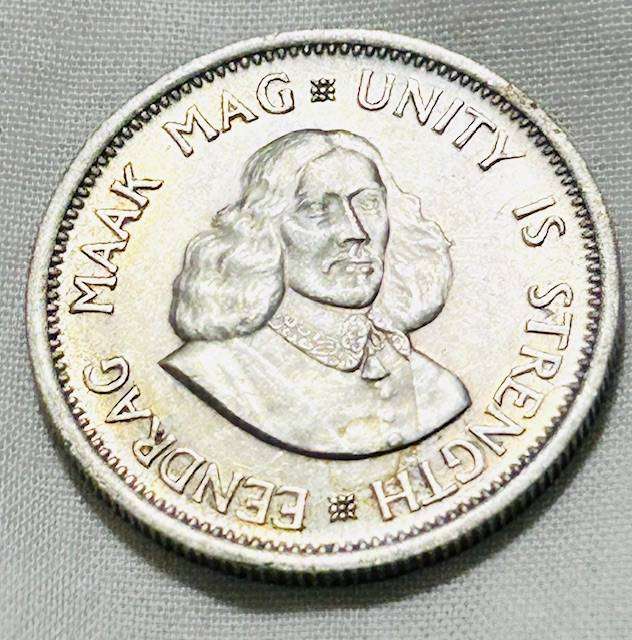 1962 Ten Cent in A/U condition silver coin