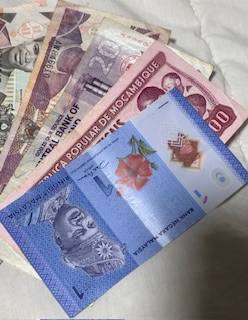 10x World Bank Notes one bid for al