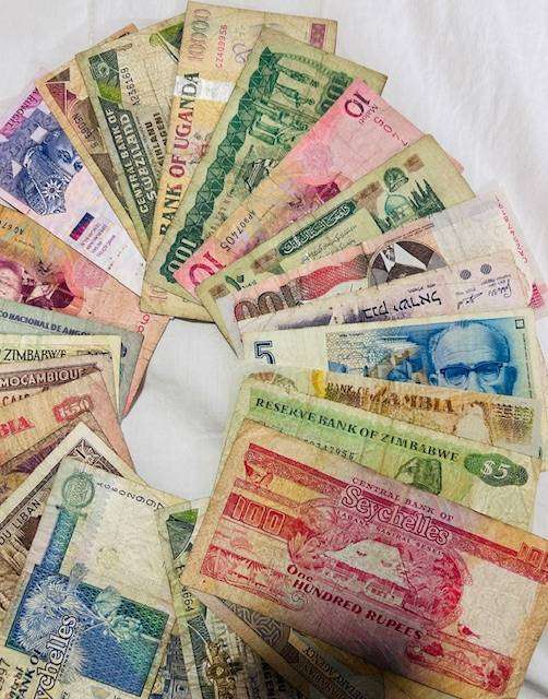 25 x Mix World Banknote mostly Afrika with further other world note included in used condition