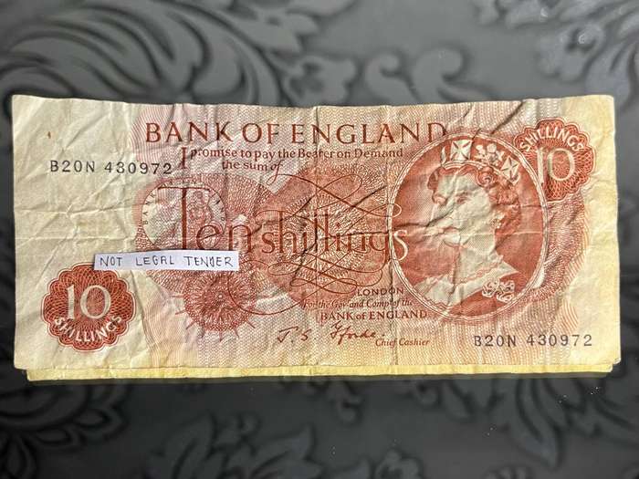 1960s Bank of England  Ten Shillings Banknote (Queen Elizabeth II)