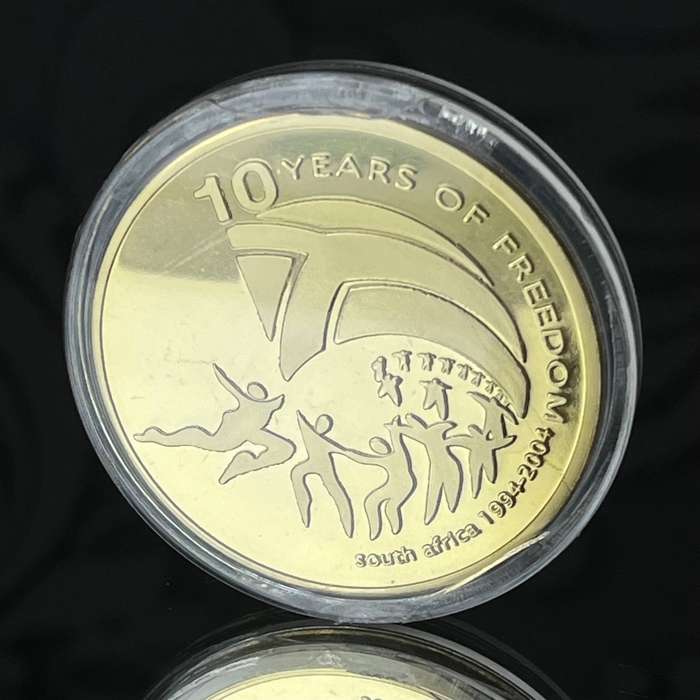Nelson Mandela  10 Years of Freedom 2004 Proof Coin (Gold-Plated, 40mm)