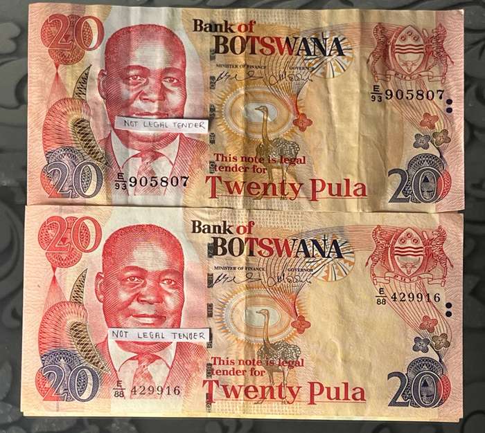 Botswana Banknotes  2 x Twenty Pula Notes