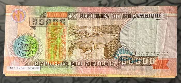 Mozambique  50,000 Meticais Banknote  1993 Issue