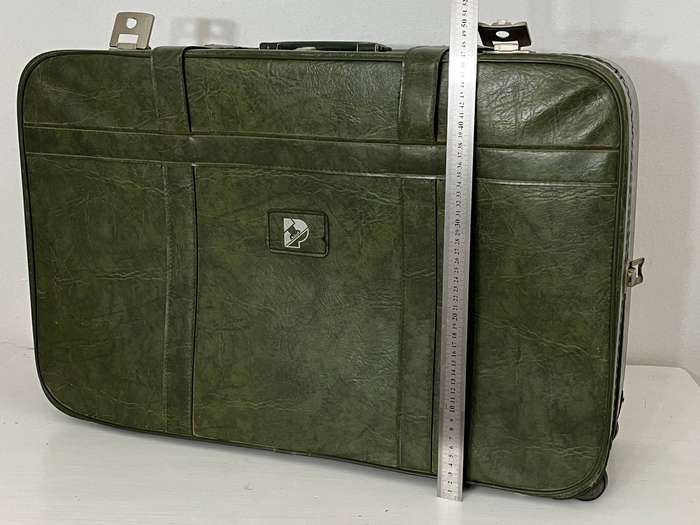 Retro Green Hard-Shell Suitcase on Wheels  Vintage Travel Style