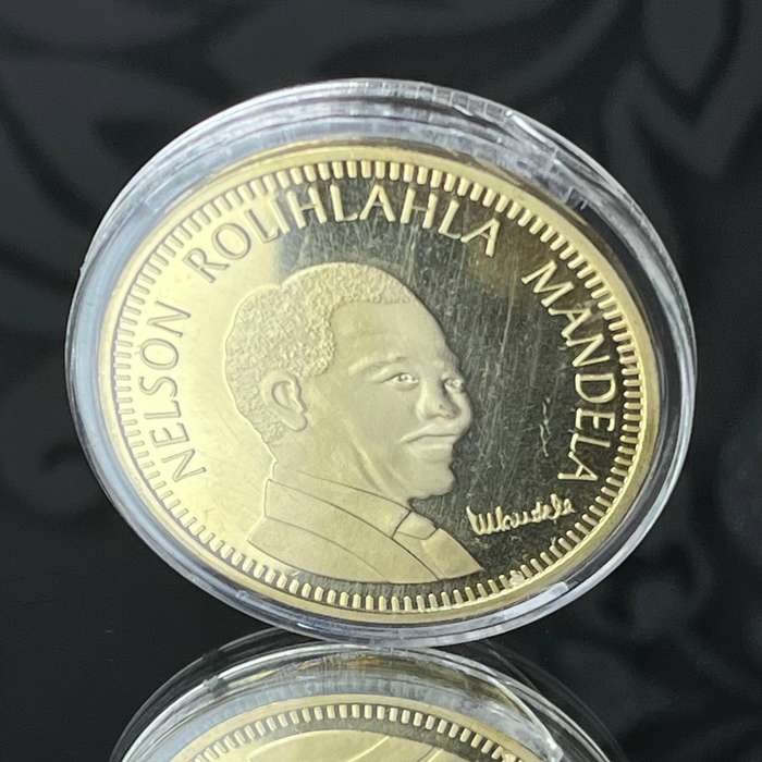 Nelson Mandela  10 Years of Freedom 2004 Proof Coin (Gold-Plated, 40mm)