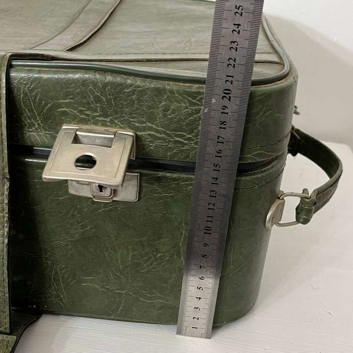 Retro Green Hard-Shell Suitcase on Wheels  Vintage Travel Style