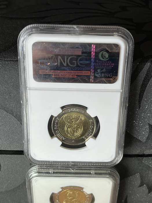 South Africa 2008 Mandela 90th Birthday 5 Rand  NGC MS65  Graded Coin