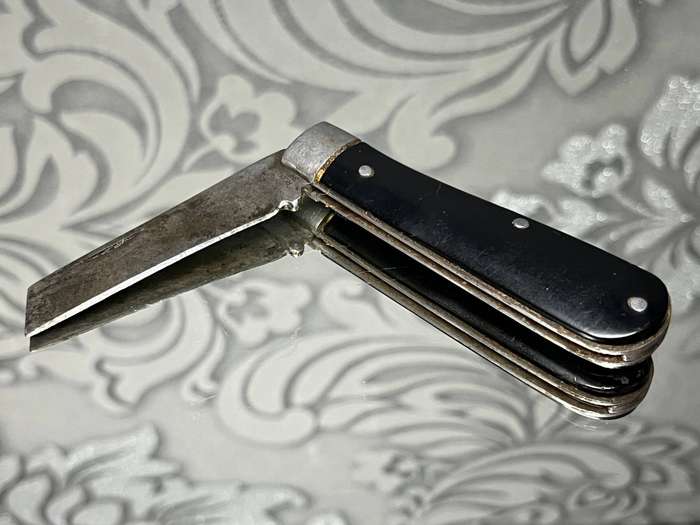 Original Joseph Rodgers Pocket Knife  Sheffield England