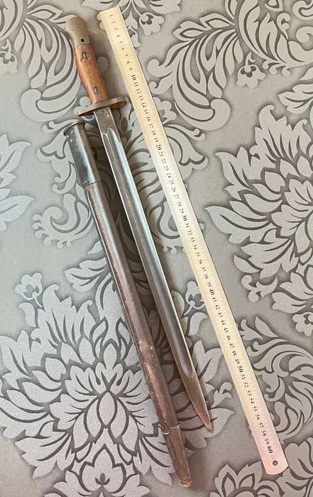 WWII Commonwealth Bayonet  Lithgow Australia MA 1907  Wood Grip  With Scabbard