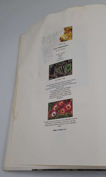 Pre-Owned : Mesembs of the World Illustrated Guide to a Remarkable Succulent Group-1st edition 1998