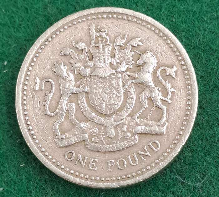 1983 United Kingdom 1 Pound - Elizabeth II 2nd portrait, Royal Arms