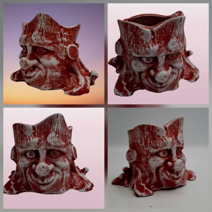 Small Tree Stump Face Molded Cement Flower Pot suitable for succulents (size in Photo)