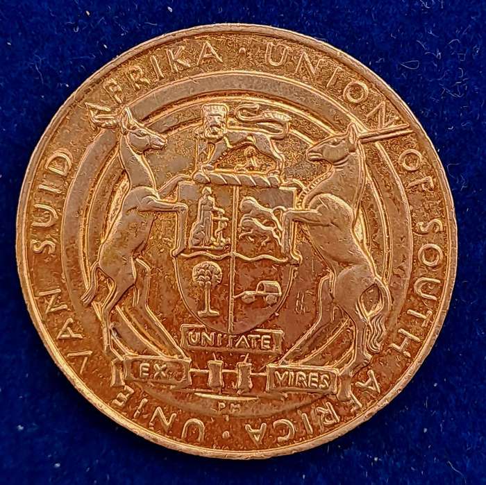 1935 South Africa Union -Medal - King George V and Queen Mary Silver Jubilee