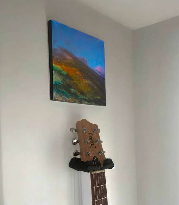 AutoLocking Guitar Hook