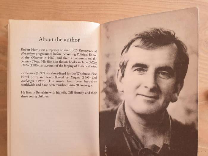 Robert Harris : "V2"