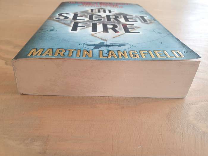Martin Langfield : "The Secret Fire" - The world is under threat... from a weapon launched in 1944