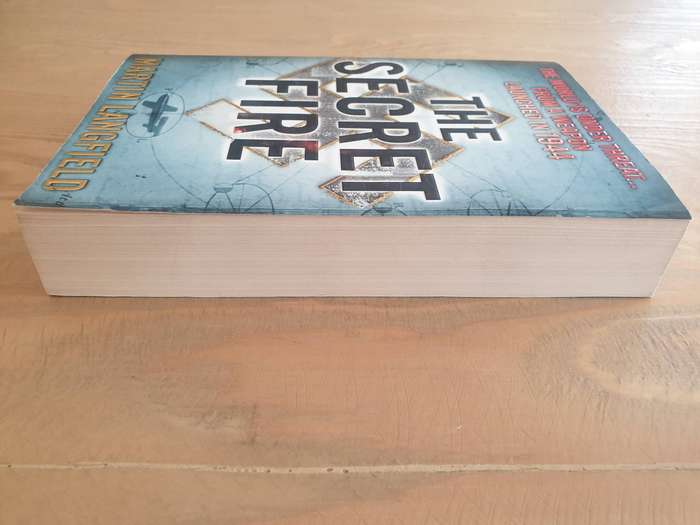Martin Langfield : "The Secret Fire" - The world is under threat... from a weapon launched in 1944