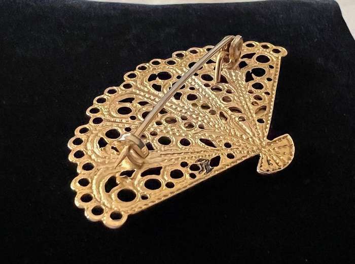 c1960s Vintage Damascene Gold Tone & Silver Tone FAN w/ SPANISH GUITAR Brooch