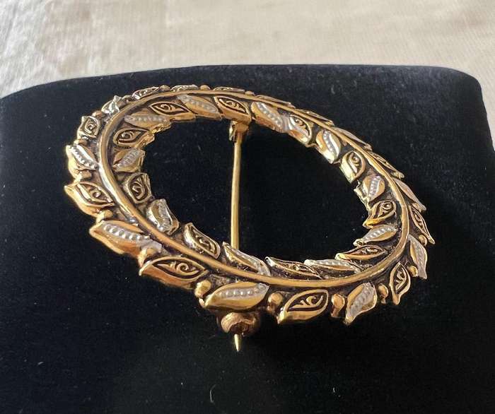 c1960s Vintage Gold Tone & Silver Tone Damascene LAUREL WREATH Brooch * Made in SPAIN