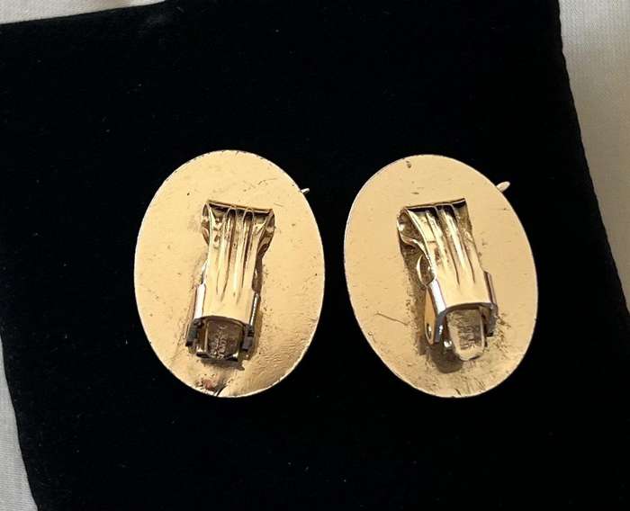 1960s Vintage Oval Gold Tone BALLERINA DANCER Clip Earrings by GLOBUS FOREIGN