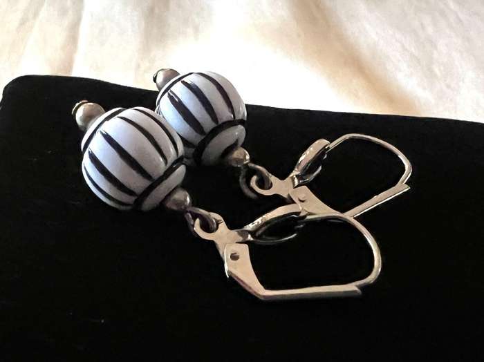 1980s Vintage Silver Tone White & Blue Glass Beads Pierced Earrings