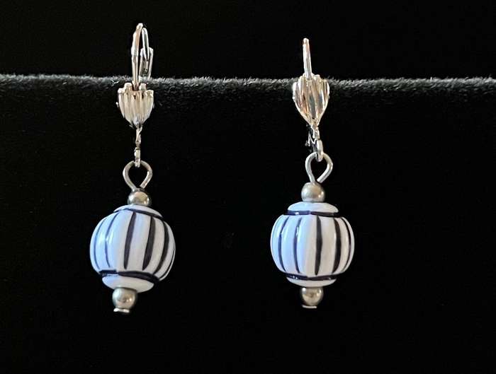 1980s Vintage Silver Tone White & Blue Glass Beads Pierced Earrings