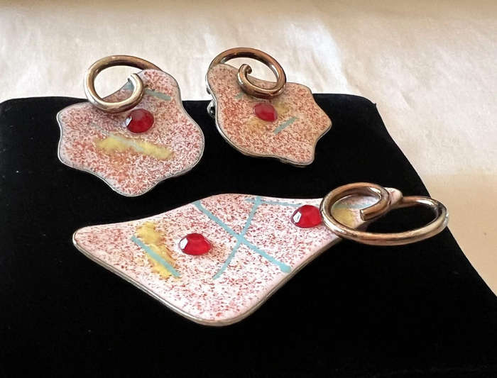 1960s Vintage MODERNIST Red Yellow Enamel Red Rhinestones Brooch & Clip Earrings