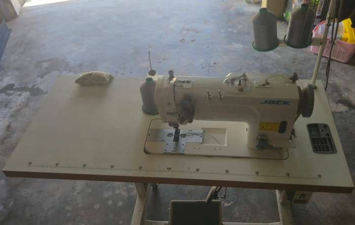 Jack Double Needle Industrial sewing machine with table and servo motor
