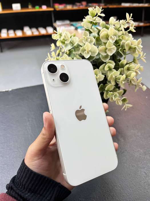 Apple iPhone 13 128GB White