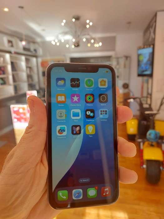 Apple iPhone XR 64GB Blue