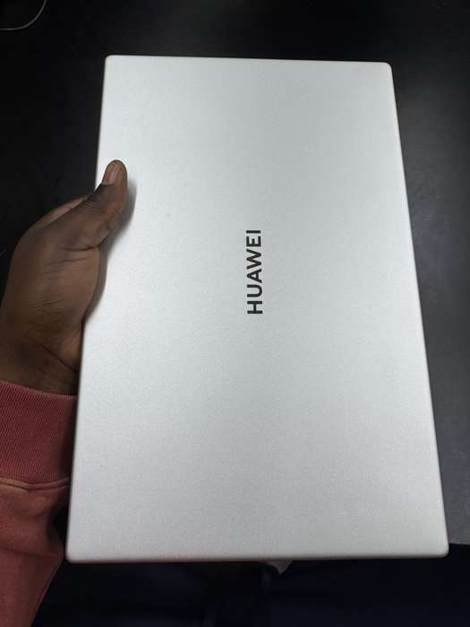Huawei Matebook D15 | AMD Ryzen 7, 8GB Ram, 512GB SSD, FHD, Win 11