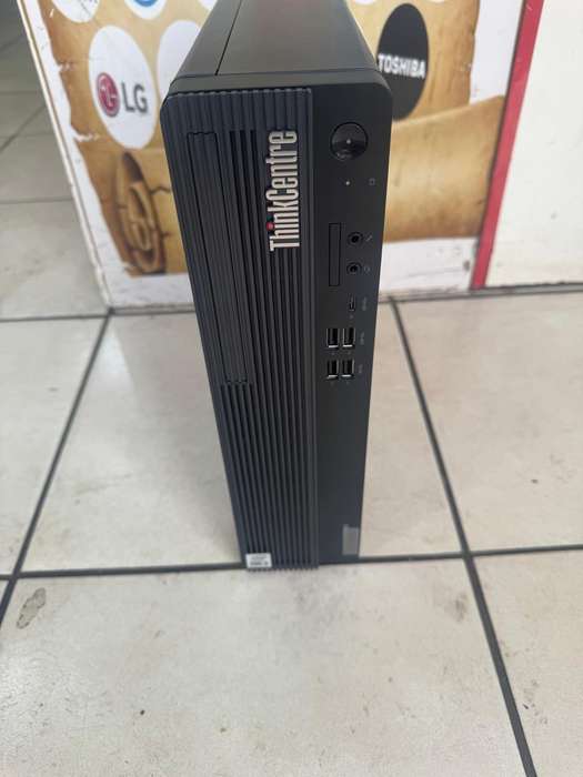 Lenovo Think Centre M70s Desktop PC  Core i5-10400 / 8GB RAM / 256GB SDD / Win 11 Pro