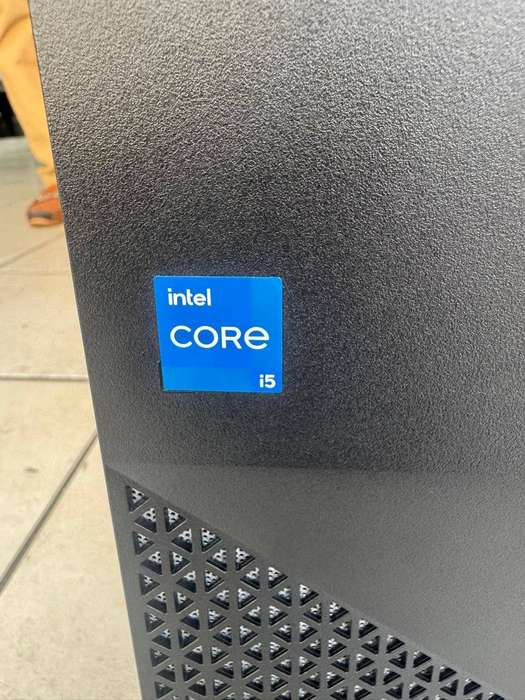 Dell Vostro 3030 Core i5-12400 8GB RAM 256GB SSD Win 11 Pro Desktop Tower PC