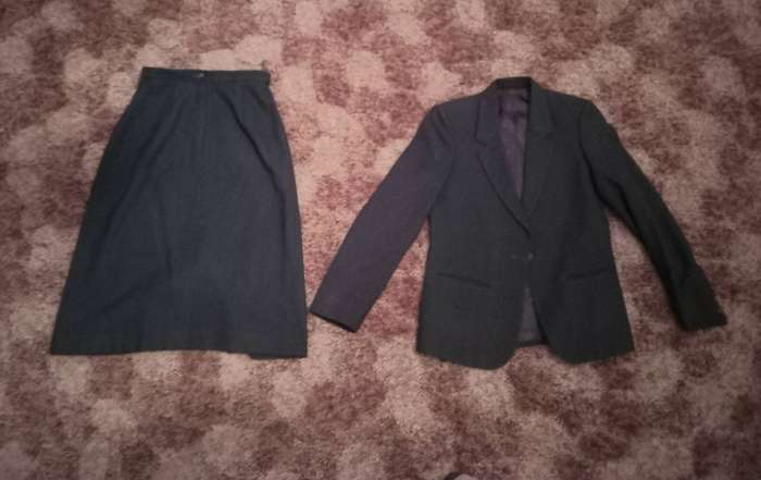 Ladies 2 piece suite