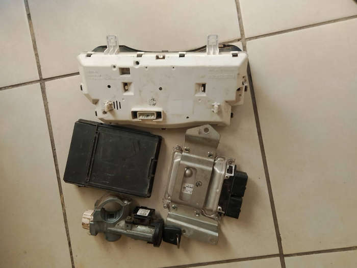 Datsun Go lockset + clasta speedometer